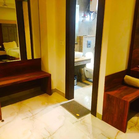 Hotel The Nilsa New Delhi Buitenkant foto