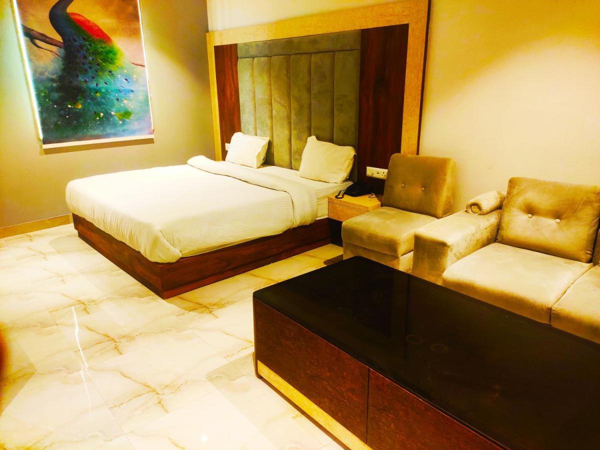 Hotel The Nilsa New Delhi Buitenkant foto