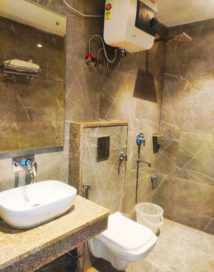 Hotel The Nilsa New Delhi Buitenkant foto