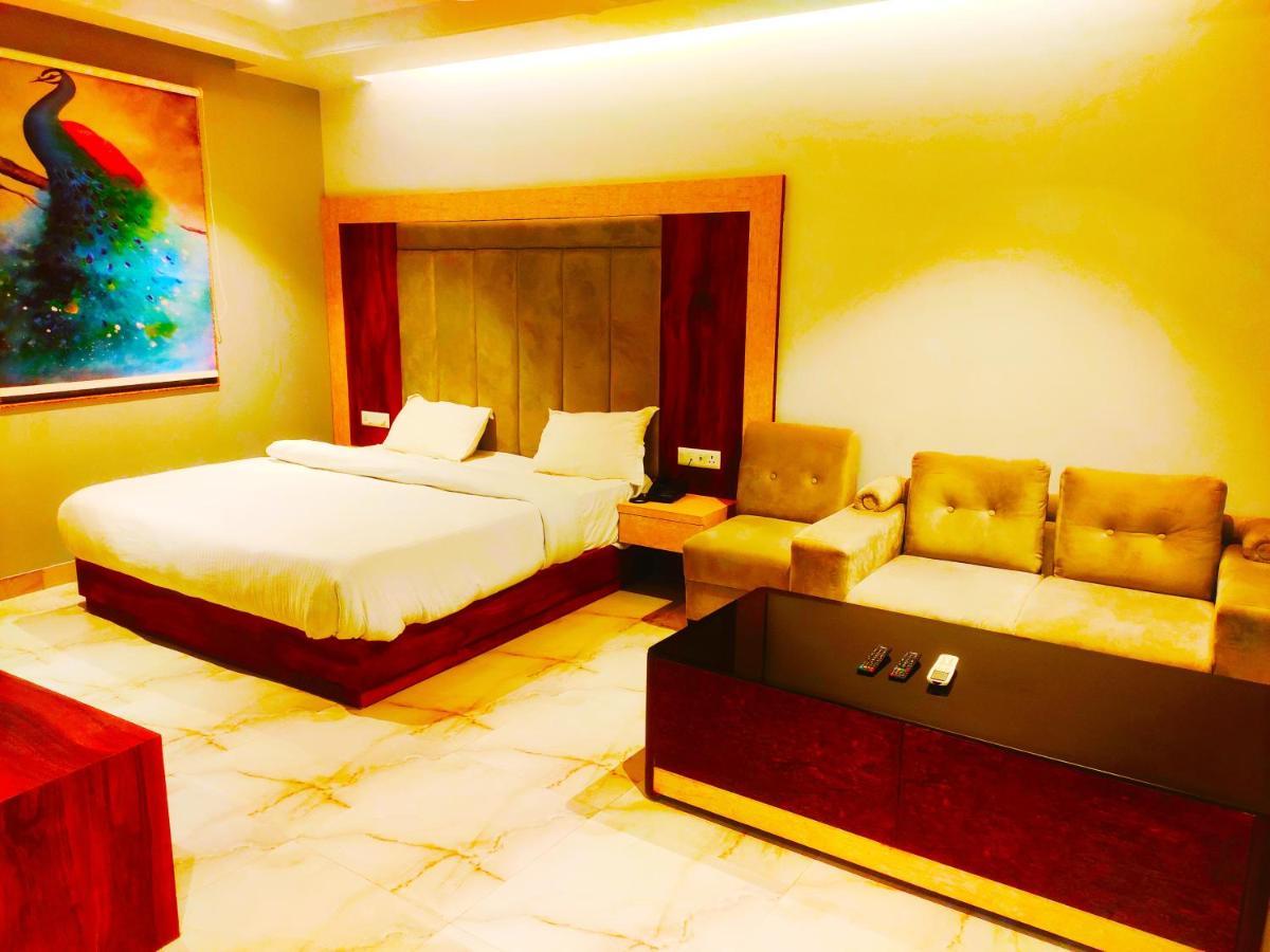 Hotel The Nilsa New Delhi Buitenkant foto